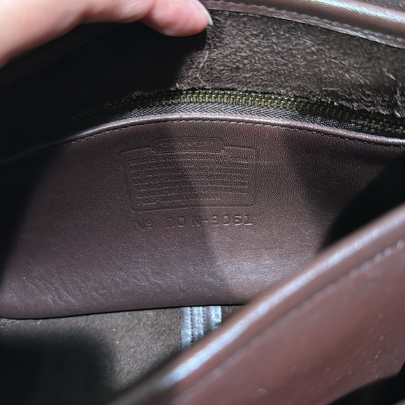 Vintage Coach Legacy Trail Bag in Mahogany Brown - Picture 11 of 14